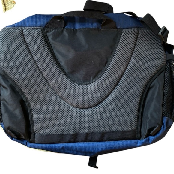 L.L. Bean Men’s Messenger Shoulder Computer Bag Navy Multiple Pockets Flap Close - Picture 2 of 7